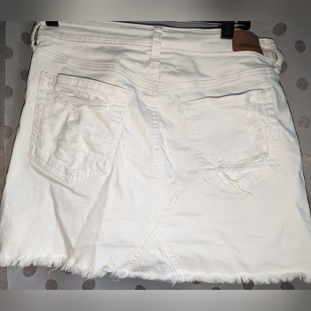 AMERICAN EAGLE OUTFITTERS Denim Distressed Mini Skirt 4 - Picture 3 of 12
